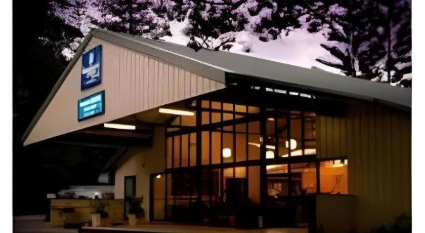 Governors Lodge Resort Hotel Burnt Pine Exterior foto